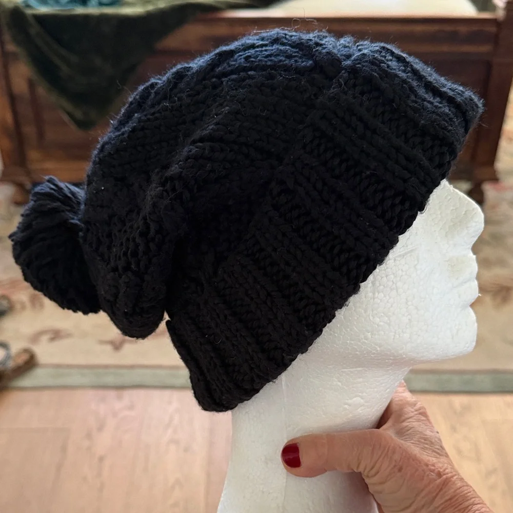 Black Knit Pom-Pom Beanie